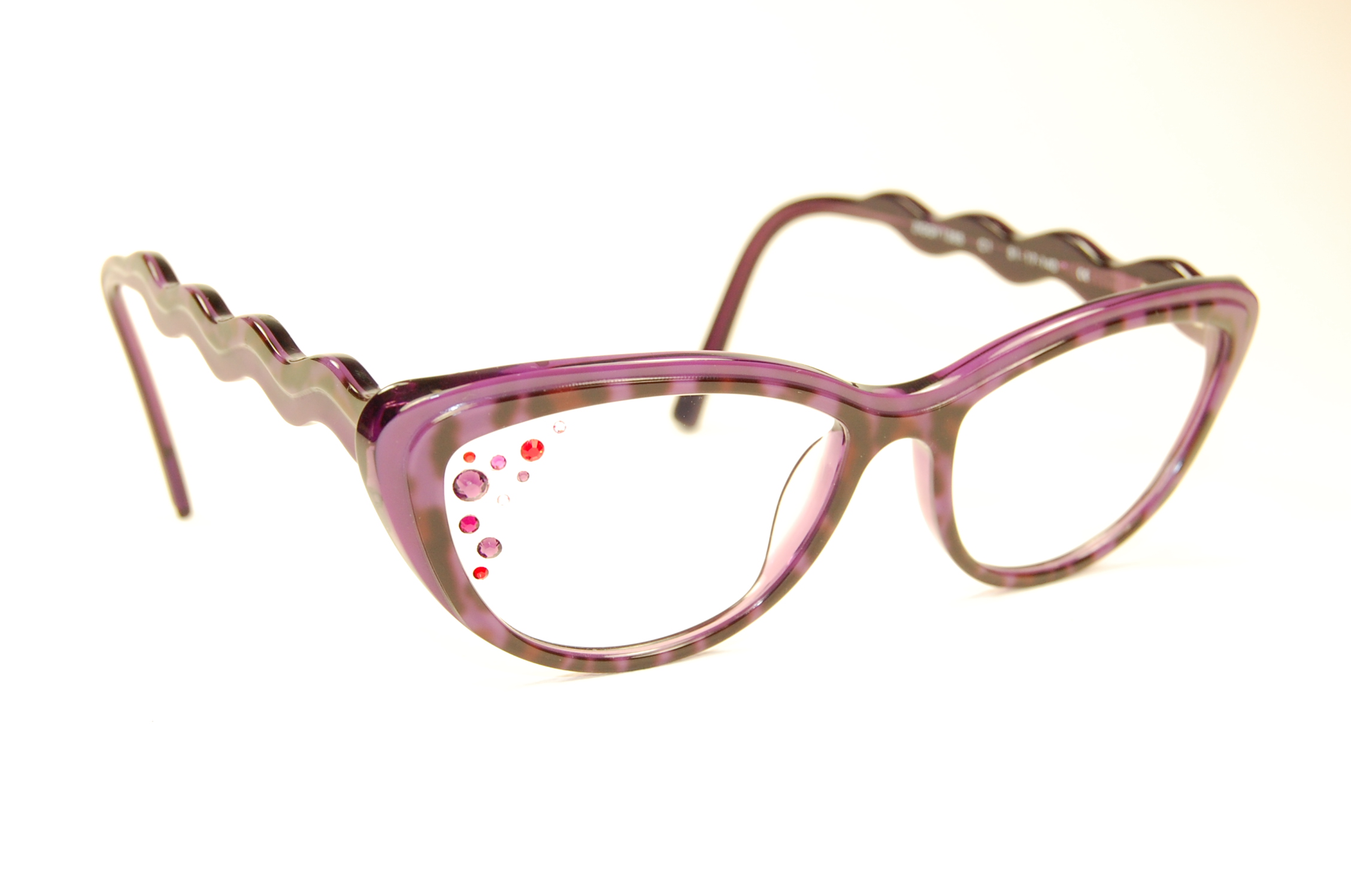 Strass Swarovski sue monture Ziggy. OPTIQUE 10/10